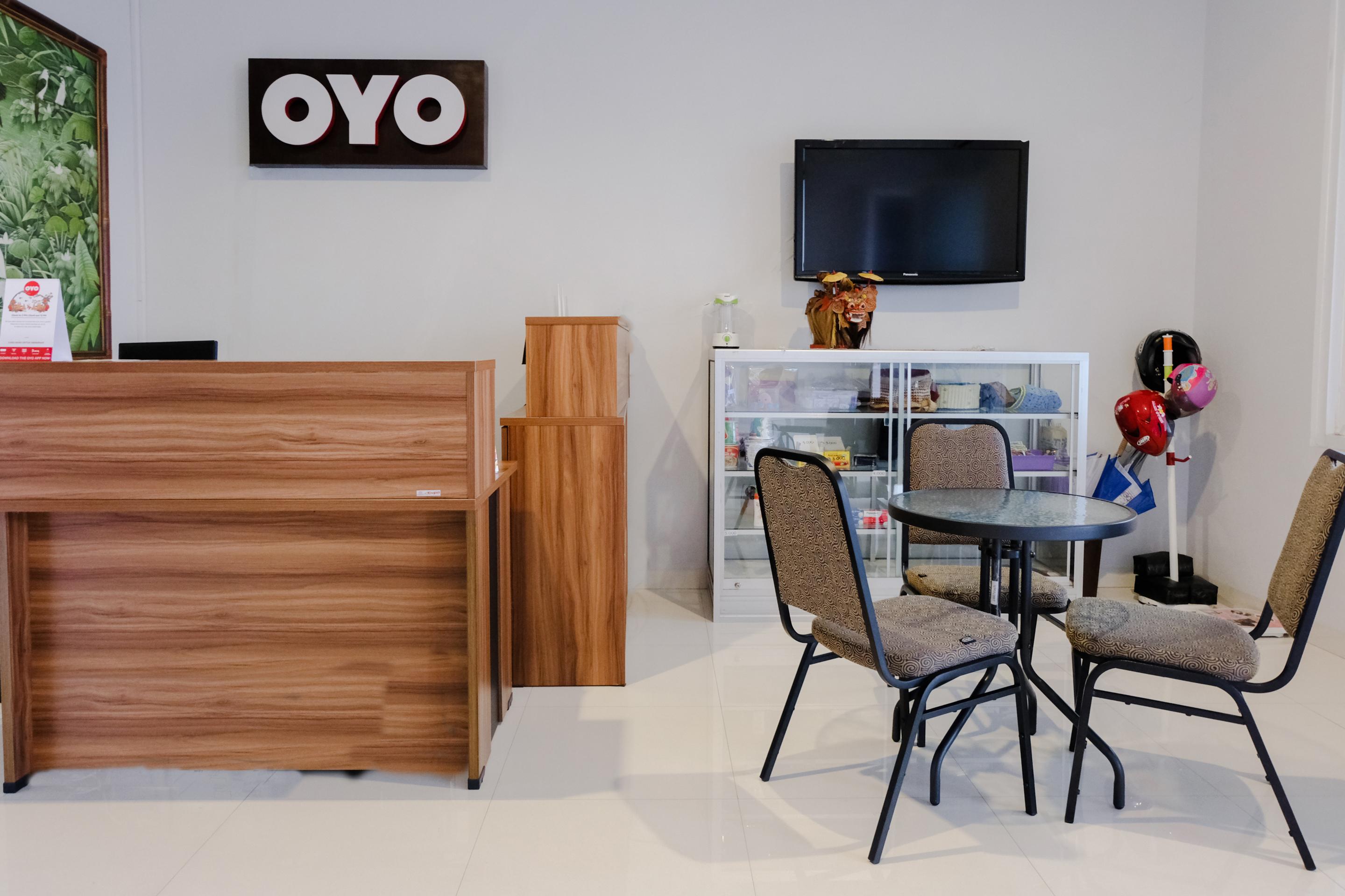 Super Oyo 995 Alice'S Homestay Syariah Jembel Exterior foto