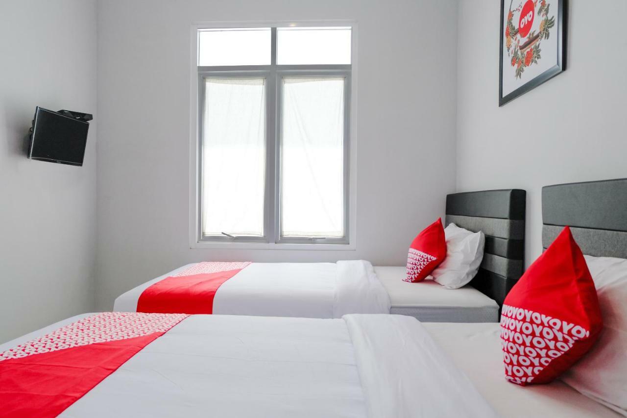 Super Oyo 995 Alice'S Homestay Syariah Jembel Exterior foto